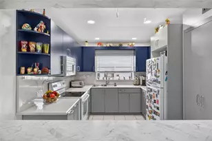 10145 Sunrise Lakes Blvd, Sunrise, FL 33322 - Photo 21