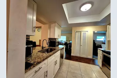 1390 NW 70th Ln, Margate, FL 33063 - Photo 17