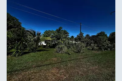 1390 NW 70th Ln, Margate, FL 33063 - Photo 5