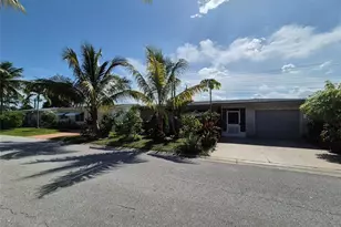 1390 NW 70th Ln, Margate, FL 33063 - Photo 31