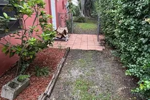 9281 Martinique Dr, Miami, FL 33189 - Photo 19