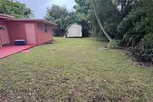 9281 Martinique Dr, Miami, FL 33189 - Photo 17