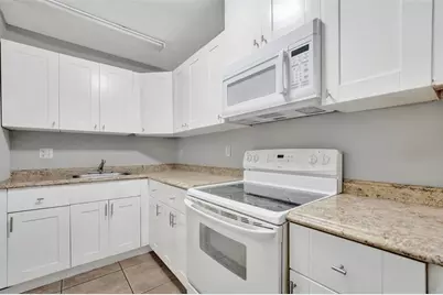 555 SE 8th St, Unit #252, Deerfield Beach, FL 33441 - Photo 9