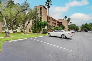 7320 Lake Cir Dr, Margate, FL 33063 - Photo 25