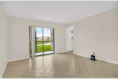10304  Sunrise Lakes Blvd, Unit #106, Sunrise, FL 33322 - Photo 13