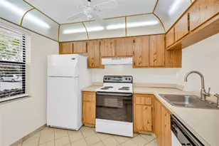 10304 Sunrise Lakes Blvd, Sunrise, FL 33322 - Photo 7