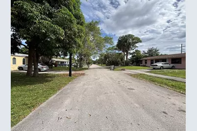 1571 NE 28th Ct, Pompano Beach, FL 33064 - Photo 3