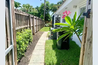 764 SW 7th St, Boca Raton, FL 33486 - Photo 37