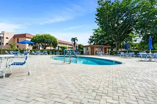 9581 Sunrise Lakes Blvd, Sunrise, FL 33322 - Photo 35