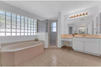 2028 SW 176th Ter, Miramar, FL 33029 - Photo 15