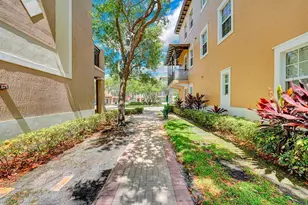 454 SW 147th Ave, Pembroke Pines, FL 33027 - Photo 3