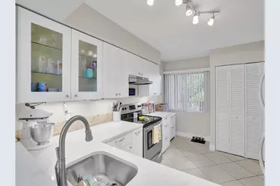 2208 S Cypress Bend Dr, Unit #401, Pompano Beach, FL 33069 - Photo 3