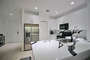 378 NE 47th Pl, Deerfield Beach, FL 33064 - Photo 3