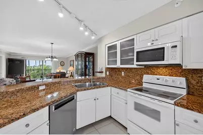 2205 S Cypress Bend Dr, Unit #505, Pompano Beach, FL 33069 - Photo 3