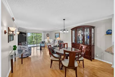 2205 S Cypress Bend Dr, Unit #505, Pompano Beach, FL 33069 - Photo 11