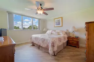 820 S Hollybrook Dr, Pembroke Pines, FL 33025 - Photo 5