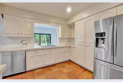 60 SE 10th St, Pompano Beach, FL 33060 - Photo 25