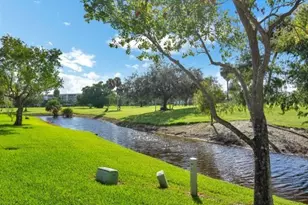 676 W Palm Aire Dr, Pompano Beach, FL 33069 - Photo 7