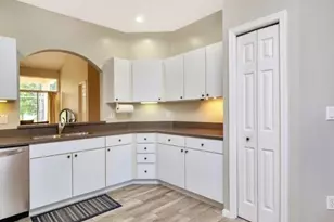 676 W Palm Aire Dr, Pompano Beach, FL 33069 - Photo 11
