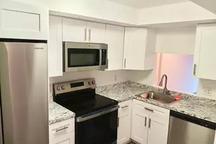 102 Royal Pk Dr, Oakland Park, FL 33309 - Photo 11