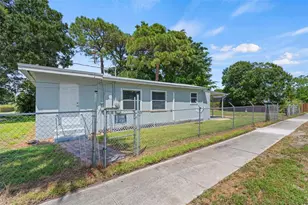 1824 S 29th St, Fort Pierce, FL 34947 - Photo 7