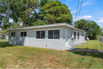 1824 S 29th St, Fort Pierce, FL 34947 - Photo 1