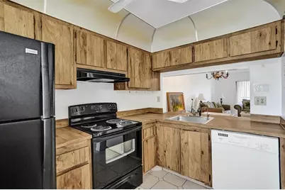 10434  Sunrise Lakes Blvd, Unit #202, Sunrise, FL 33322 - Photo 5