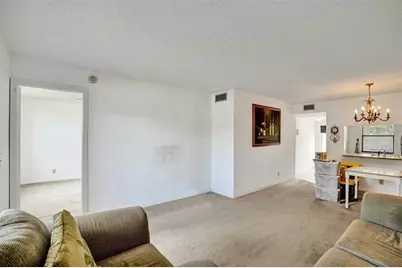 10434  Sunrise Lakes Blvd, Unit #202, Sunrise, FL 33322 - Photo 9