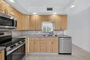 2902 Victoria Cir, Coconut Creek, FL 33066 - Photo 5