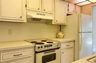 670 Tennis Club Dr, Fort Lauderdale, FL 33311 - Photo 9