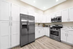 919 NE 17th Way, Fort Lauderdale, FL 33304 - Photo 3