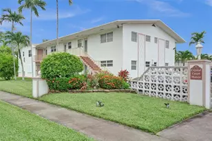 1300 N 12th Ct, Hollywood, FL 33019 - Photo 1