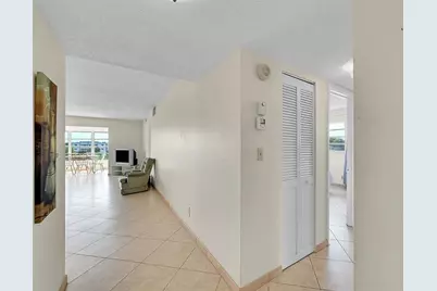 4000 NW 44th Ave, Unit #401, Lauderdale Lakes, FL 33319 - Photo 5