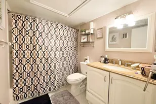 124 NE 19th Ct, Wilton Manors, FL 33305 - Photo 9