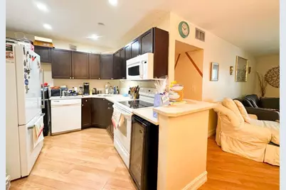 124 NE 19th Ct, Unit #201B, Wilton Manors, FL 33305 - Photo 3