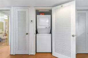 271 S Hollybrook Dr, Pembroke Pines, FL 33025 - Photo 15