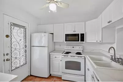 420 NE 12th Ave, Unit #106, Hallandale Beach, FL 33009 - Photo 5