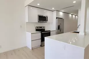 19355 Turnberry Way, Miami, FL 33180 - Photo 7