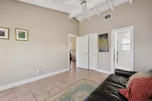 1709 NE 28th Dr, Wilton Manors, FL 33334 - Photo 17