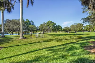 1736 NW 38th St, Oakland Park, FL 33309 - Photo 61