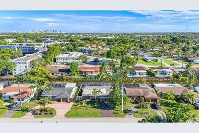 1736 NW 38th St, Oakland Park, FL 33309 - Photo 75