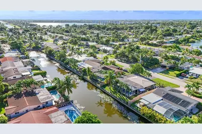 1736 NW 38th St, Oakland Park, FL 33309 - Photo 79