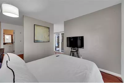 1736 NW 38th St, Oakland Park, FL 33309 - Photo 7