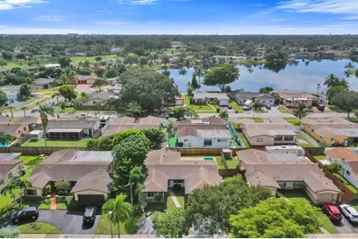 9348 NW 24th Pl, Pembroke Pines, FL 33024 - Photo 5