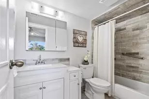 1035 Country Club Dr, Margate, FL 33063 - Photo 15