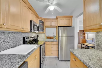 2050 NE 39th St, Unit #E306, Lighthouse Point, FL 33064 - Photo 5