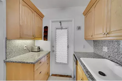 2050 NE 39th St, Unit #E306, Lighthouse Point, FL 33064 - Photo 7