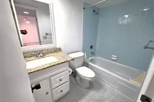 2320 S Cypress Bend Dr, Pompano Beach, FL 33069 - Photo 9