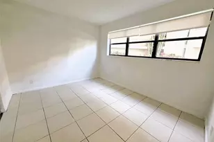 2320 S Cypress Bend Dr, Pompano Beach, FL 33069 - Photo 11