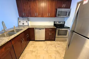 2320 S Cypress Bend Dr, Pompano Beach, FL 33069 - Photo 3